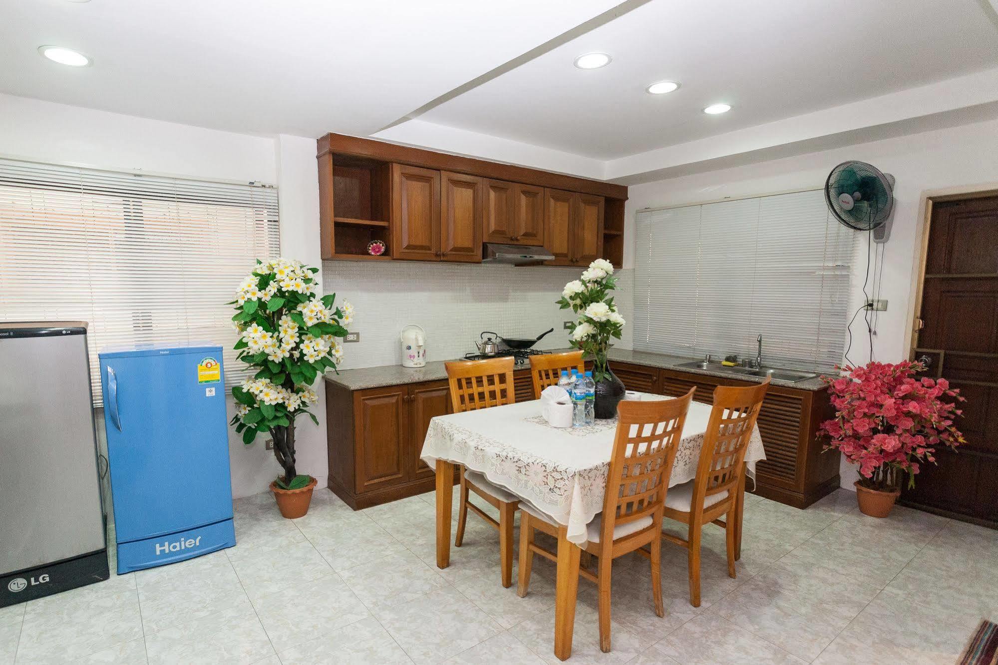 Eriksson Guesthouse Patong Exteriér fotografie